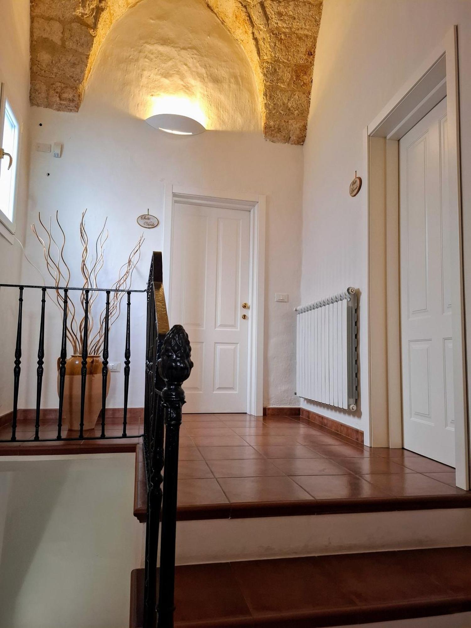 Palazzo Vaglio Alliste Exterior foto